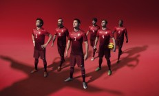 开云体育下载-绿茵与硬木的双重奏，当西甲国家德比遇上凯尔特人斩落太阳