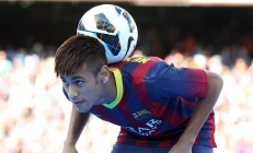 开云官网-范戴克领衔逆转风暴，中国足球翻盘英格兰的战术奇迹