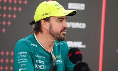 开云体育入口-包含阿斯顿马丁横扫哈斯车队，阿隆索高光表现的词条