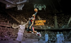 开云体育视频直播-灰熊战术压制深圳队，哈利伯顿成为关键先生