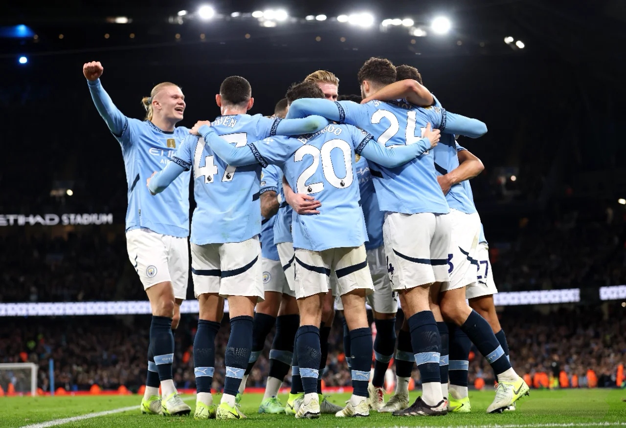 包含曼城继续领跑，全队士气高昂不容小觑的词条