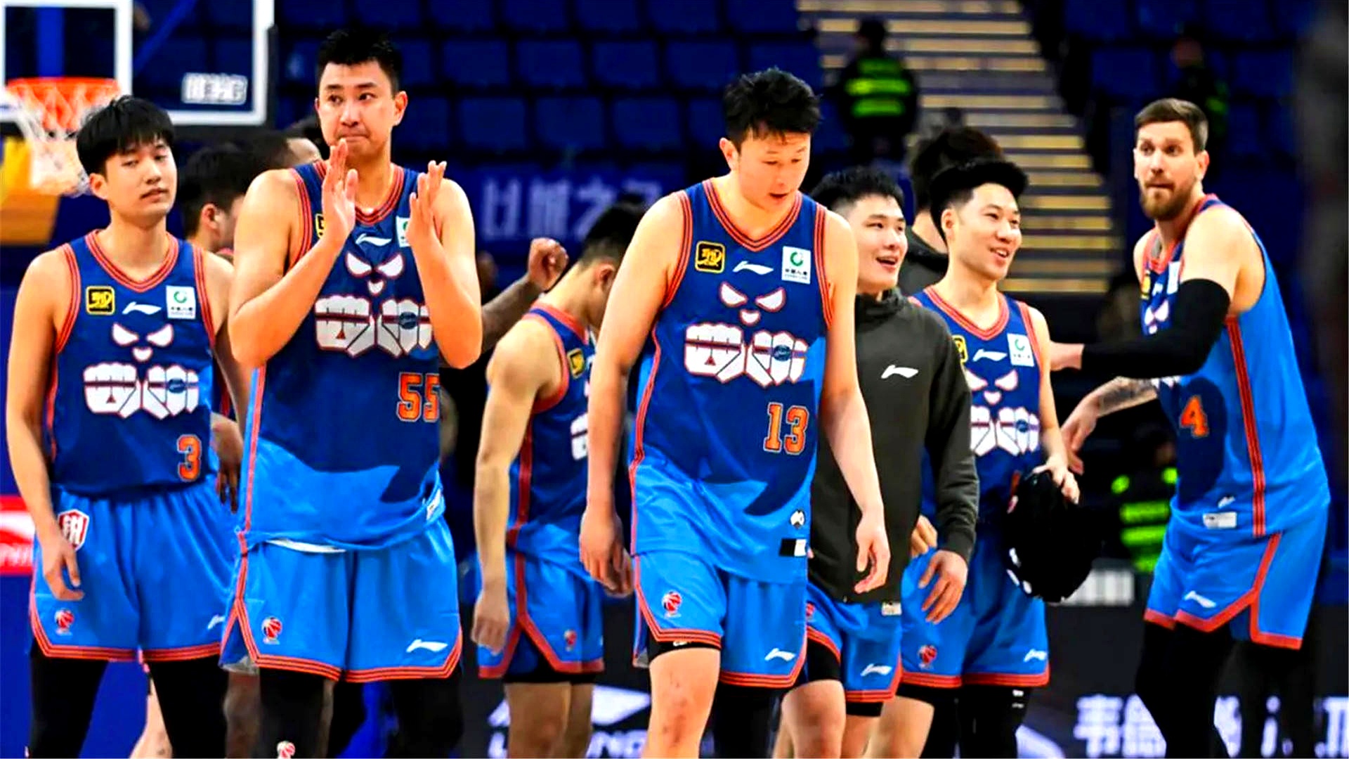 四川男篮逆转对手，主场取胜铸就士气，冲击榜首的简单介绍