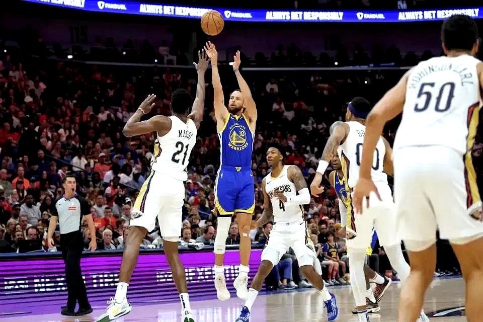 勇士VS鹈鹕，库里复出再战，将展开西部半决赛的简单介绍