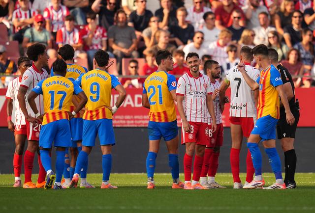 包含塞维利亚重要主力受伤，将缺席关键比赛的词条