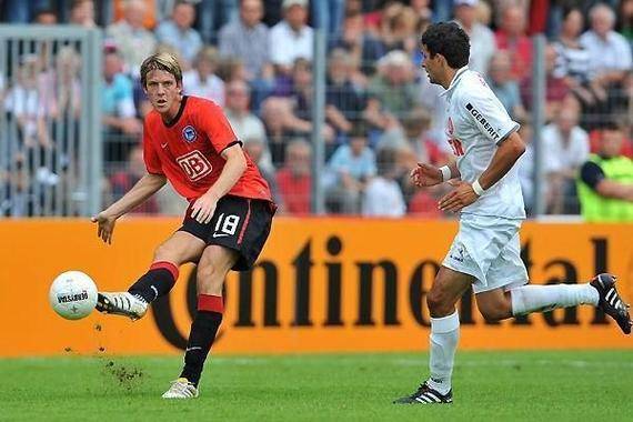 柏林赫塔绝杀汉堡，争夺德甲前四位置