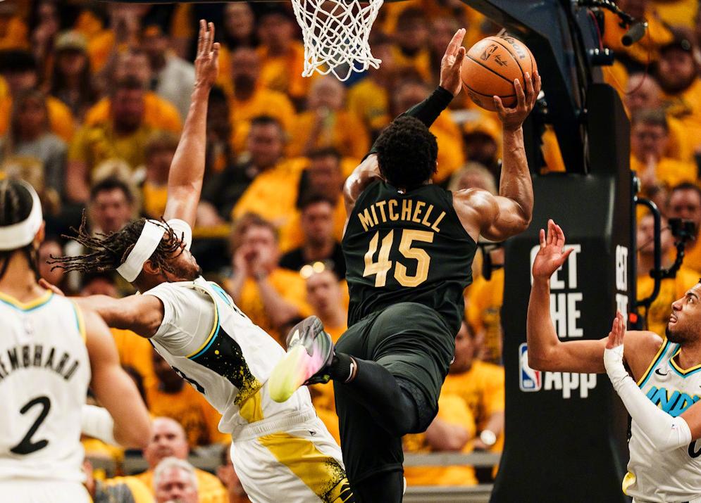 包含尼日利亚男篮绝杀加拿大男篮，浓眉一己之力扛起全队的词条