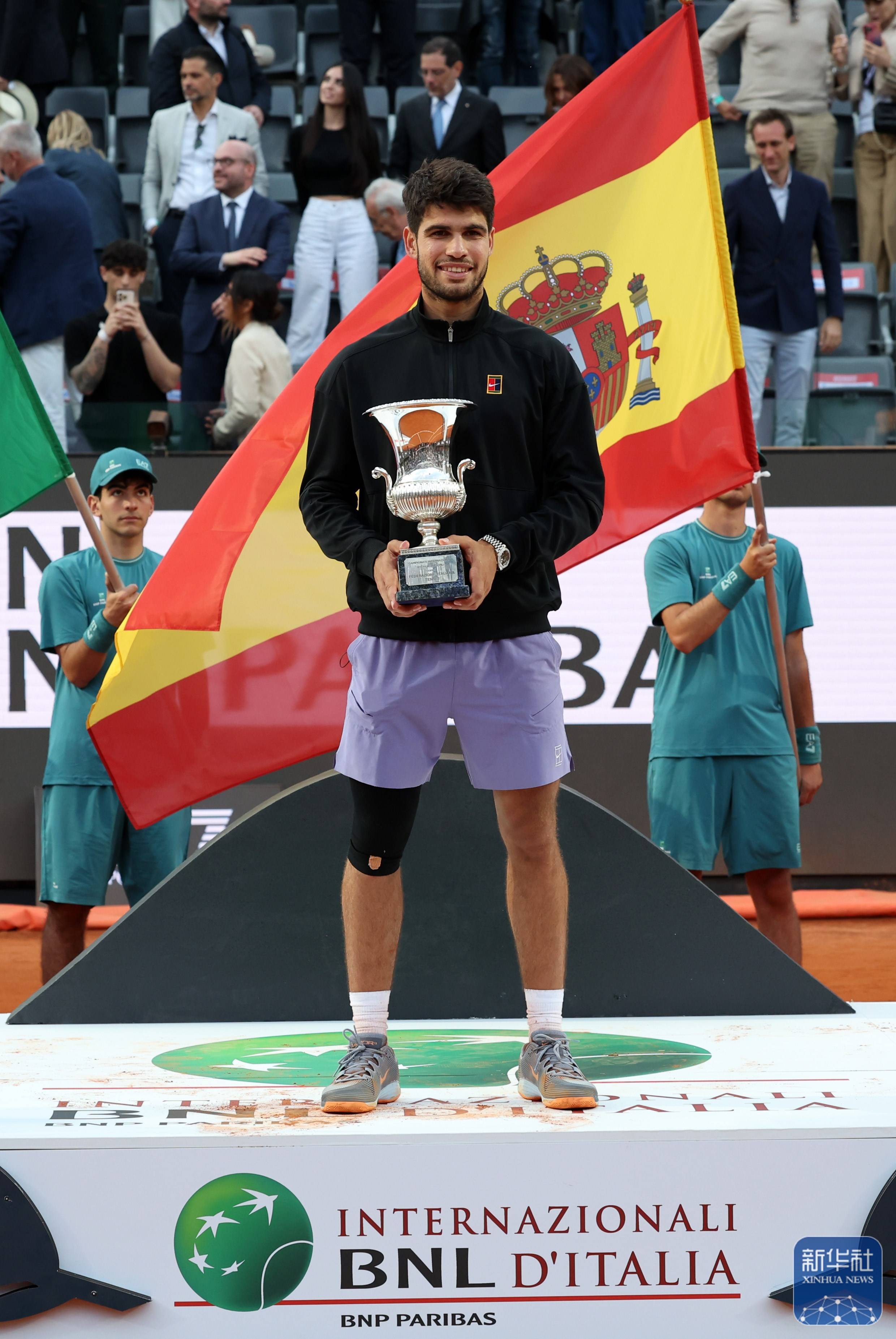 关于联合杯轻取年终总决赛，阿尔卡拉斯刷新纪录的信息