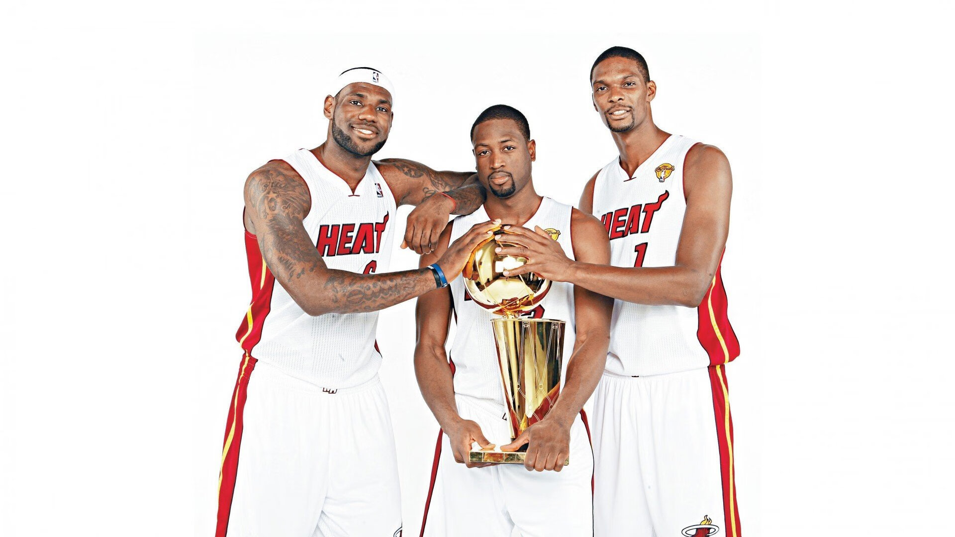 北非雄狮全面压制绿白军团,奥斯梅恩一锤定音闪耀焦点战