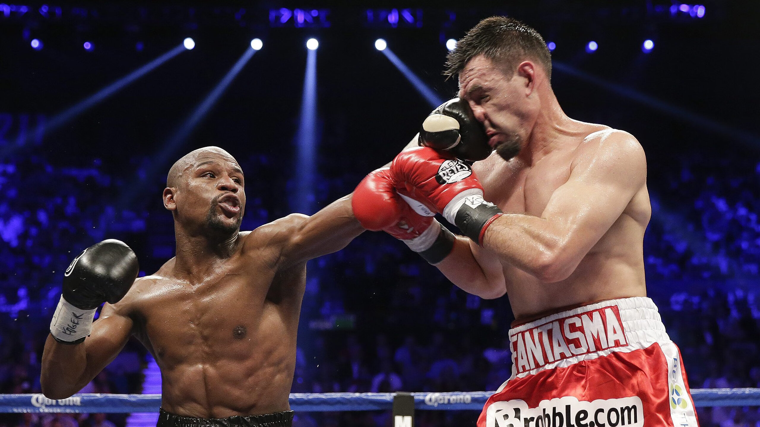 从爱德华兹的无争议统治到广厦绝杀,跨越篮球世界的英雄叙事