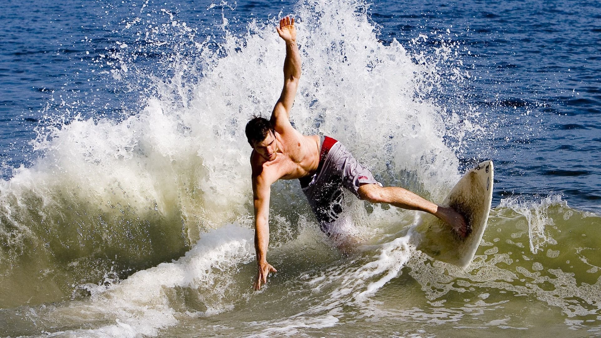 戈麦斯，硬仗之王—西班牙铁卫如何强行终结皇马王朝